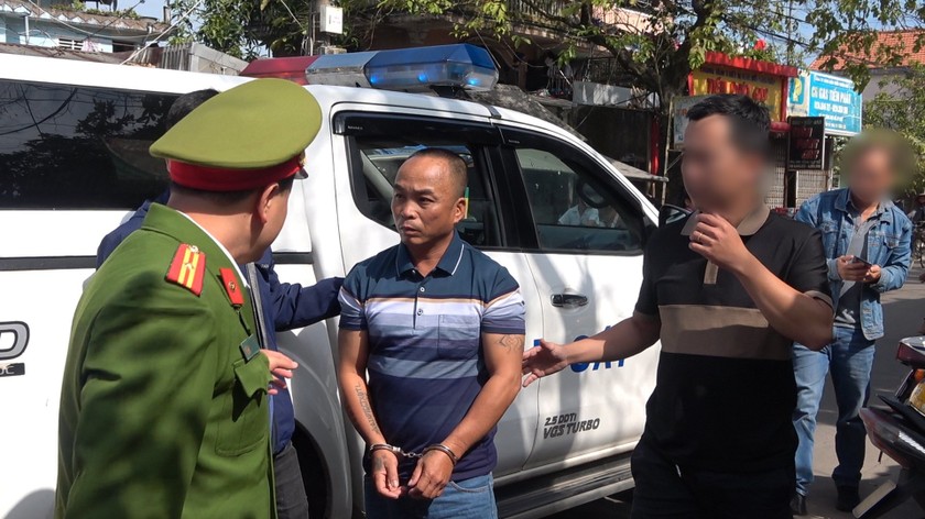 Công an bắt giữ Nguyễn Minh Diệp. 
