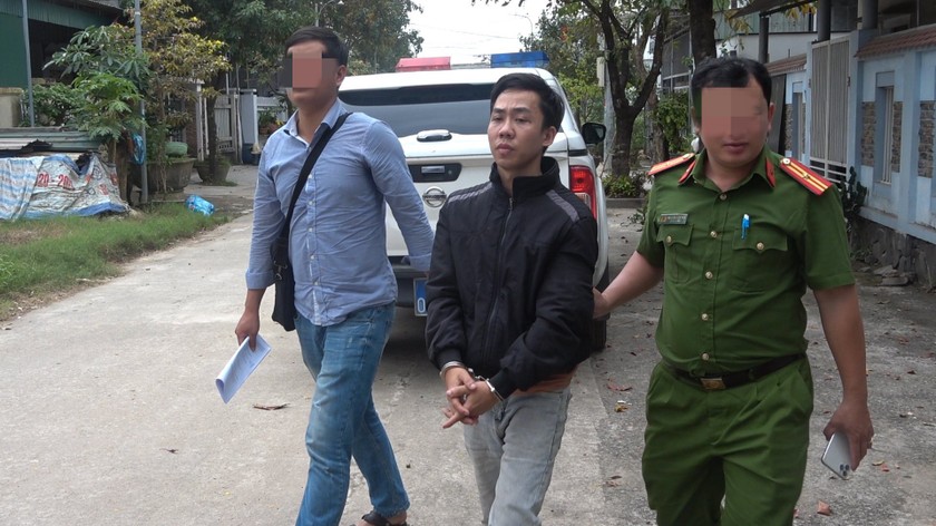 Lực lượng Công an bắt giữ đối tượng Lê Phước Bình.