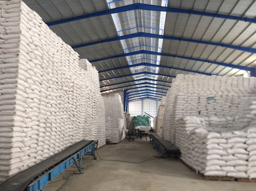 Quy định mới về nhập khẩu gạo và lá thuốc lá khô từ Campuchia 