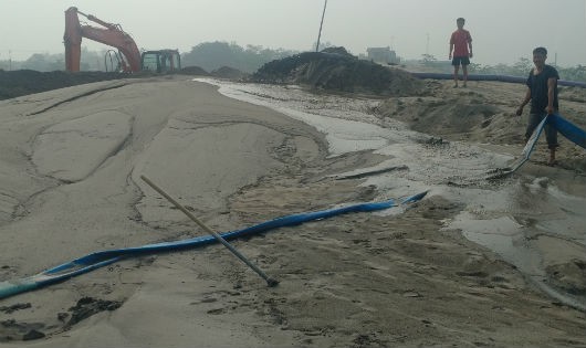 Công ty TNHH Tiến Cường ngang nhiên mở bến để khai thác cát ở Phú Thọ?