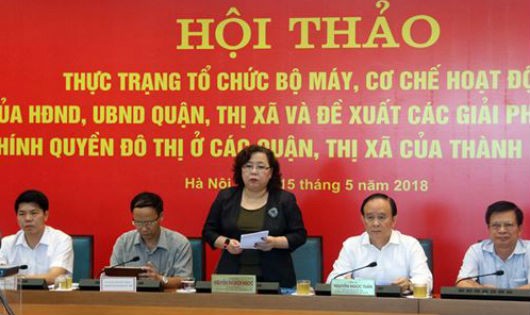 Chủ tịch HĐND TP Hà Nội Nguyễn Thị Bích Ngọc chủ trì hội thảo.