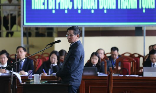 Ông Phan Văn Vĩnh dùng quyền im lặng để từ chối trả lời câu hỏi