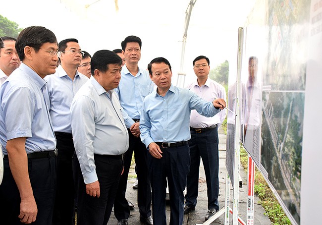 Đoàn công tác Bộ Kế hoạch và Đầu tư cùng lãnh đạo tỉnh Yên Bái kiểm tra thực địa Khu Công nghiệp Trấn Yên.