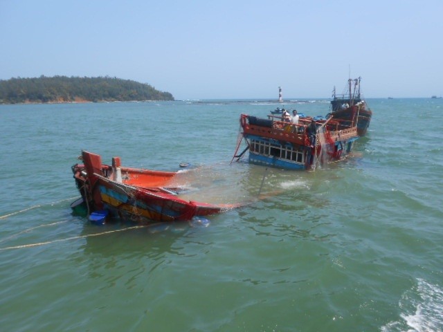 Từ đầu tháng 5/2014, nhiều tàu cá của Việt Nam đã bị các tàu của Trung Quốc liên tục khống chế, xua đuổi, gây thiệt hại về tài sản. 