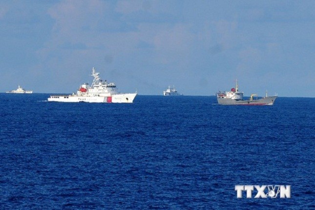 Trung Quốc tổ chức một số lượng lớn các tàu để ngăn cản tàu chấp pháp của Việt Nam làm nhiệm vụ.