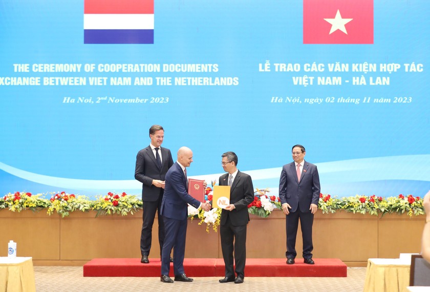  Việt Nam và Hà Lan trao Thỏa thuận triển khai thực hiện Hiệp định hợp tác cấp Nhà nước trong lĩnh vực hải quan.
