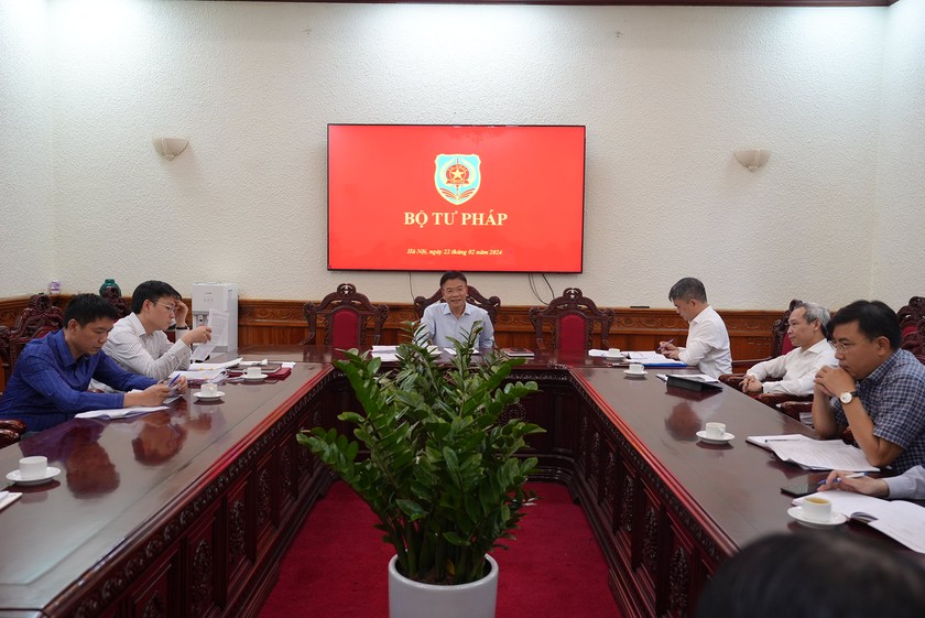 Bộ trưởng Bộ Tư pháp Lê Thành Long chủ trì cuộc họp chuẩn bị tổ chức Hội nghị triển khai thi hành Luật Đất đai năm 2024 của ngành Tư pháp