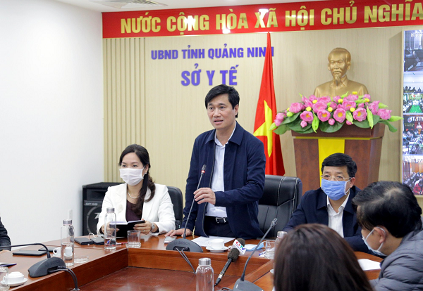 Ông Nguyễn Tường Văn, Phó Bí thư Tỉnh uỷ, Chủ tịch UBND tỉnh chủ trì cuộc họp khẩn chống Covid 19.