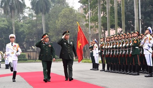 Đại tướng Phùng Quang Thanh hội đàm với Bộ trưởng Quốc phòng Trung Quốc