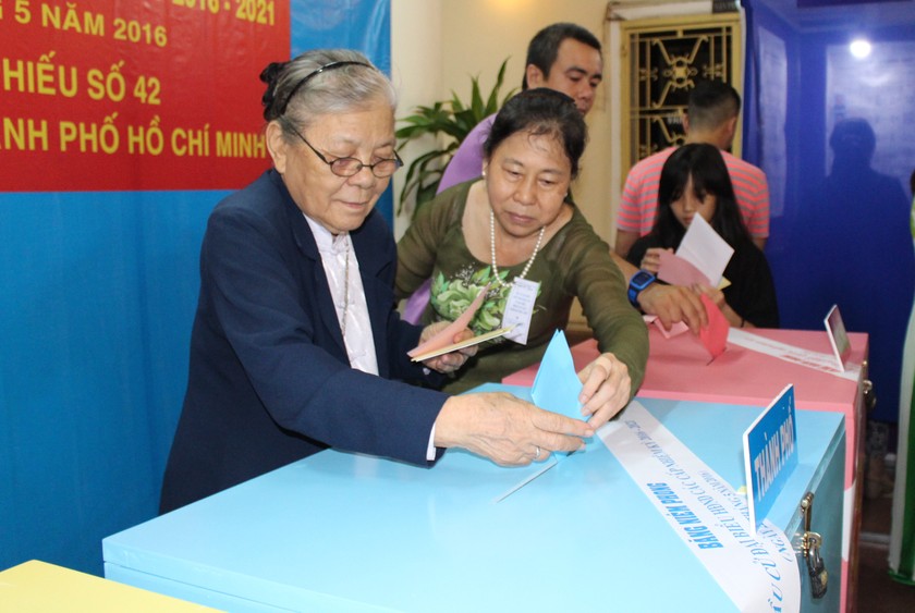 Chùm ảnh cử tri TP Hồ Chí Minh nô nức đi bỏ phiếu