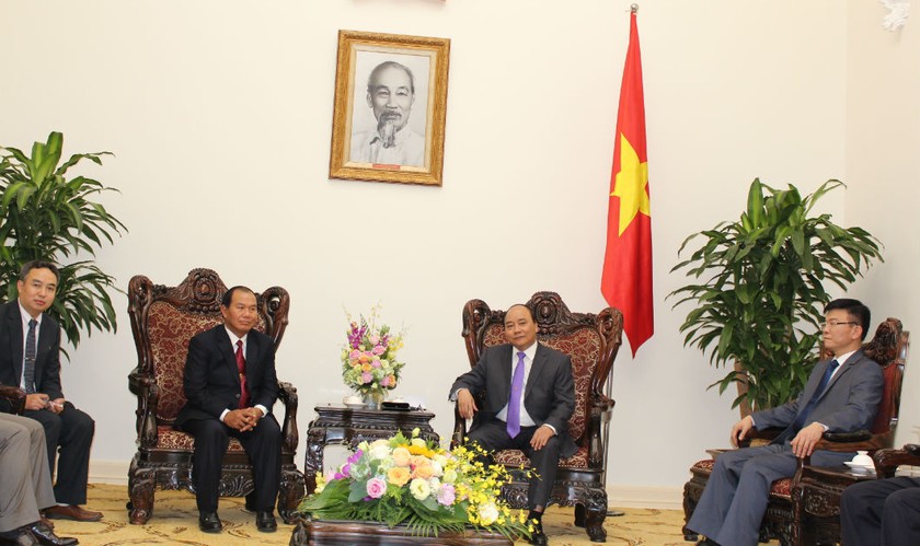 Bộ trưởng Bộ Tư pháp Lào tiếp kiến Thủ tướng Nguyễn Xuân Phúc 