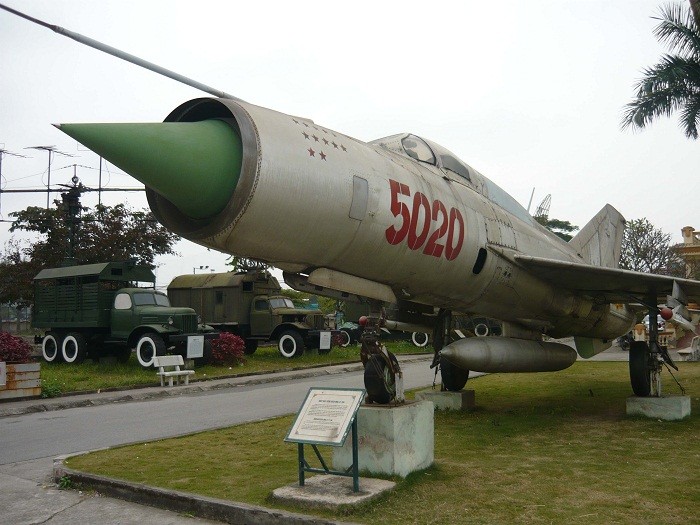 Đến thăm Bảo tàng Phòng không - Không quân Việt Nam 