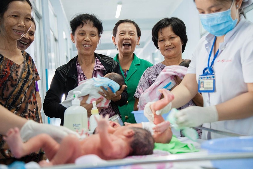 Abbott đã phối hợp với TW Hội LHPN Việt Nam phát triển Chương trình nuôi con bằng sữa mẹ 