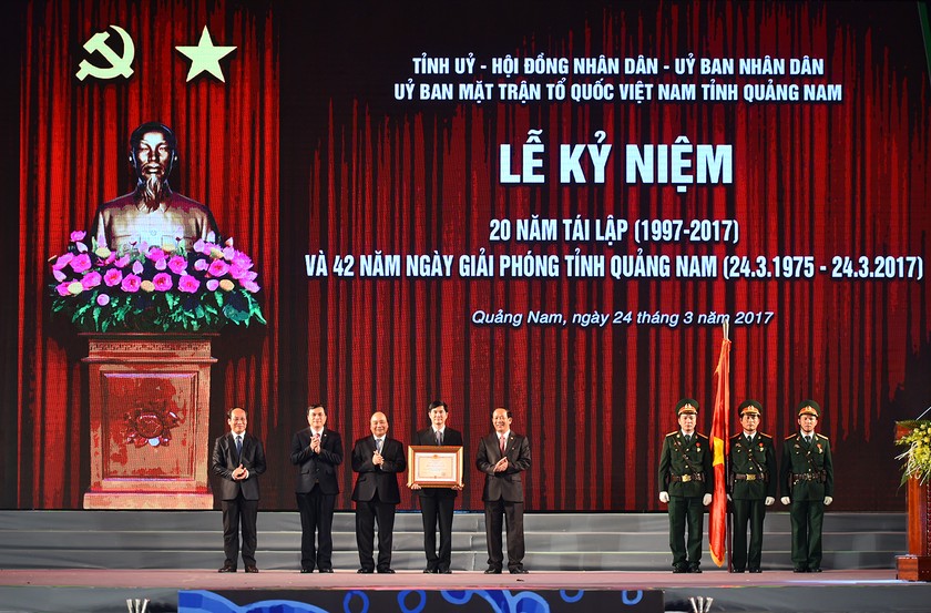 Thủ tướng trao Huân chương Độc lập hạng Nhất cho tỉnh Quảng Nam 