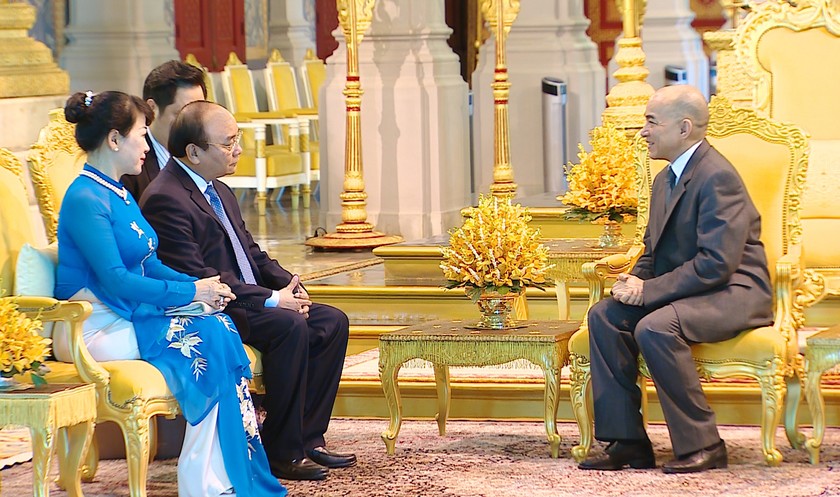 Thủ tướng Chính phủ Nguyễn Xuân Phúc và Quốc vương Campuchia Norodom Sihamoni.