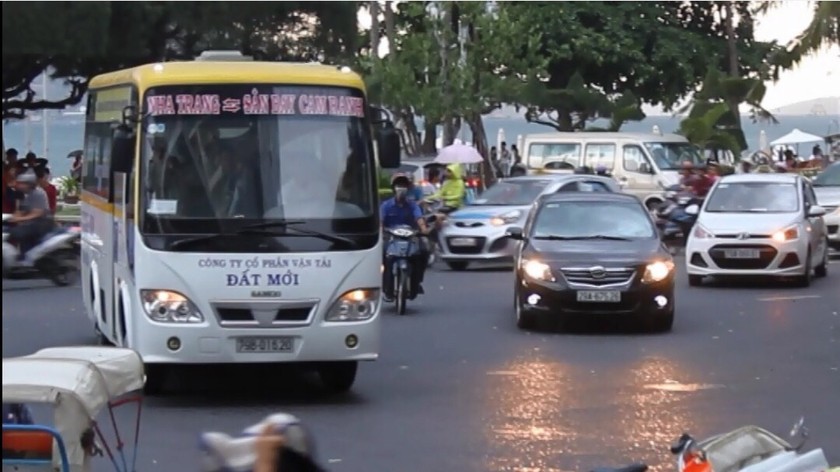 Khánh Hoà: Buông lỏng quản lý, xe buýt đỗ đón trả khách tuỳ tiện