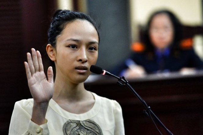  Vụ Hoa hậu Phương Nga: Cơ quan điều tra tạm đình chỉ vụ án