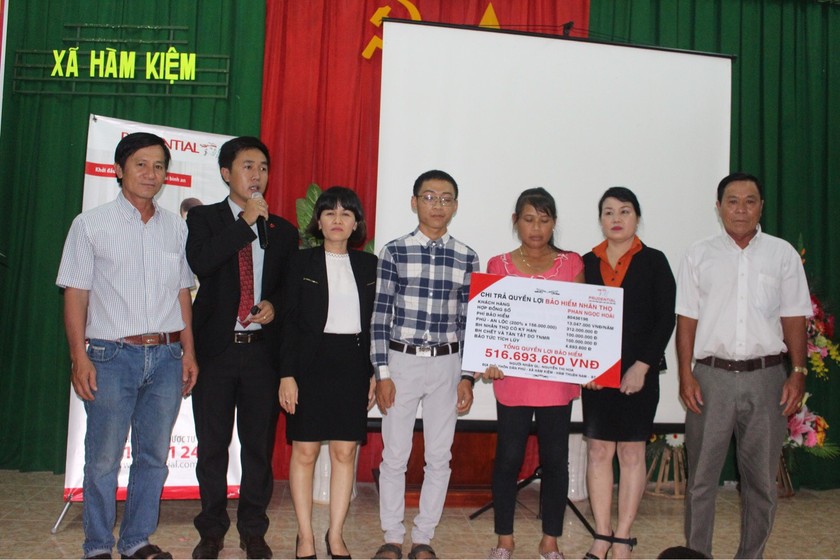 Công ty Bảo hiểm Nhân thọ Prudential Việt Nam (Prudential) Văn phòng Phan Thiết 3, đã tiến hành chi trả quyền lợi bảo hiểm với tổng số tiền 516.693.600 đồng cho Khách hàng Phan Ngọc Hoài. 