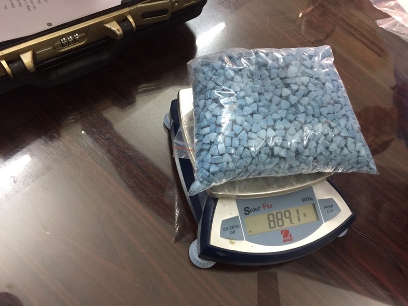 Bắt giữ 8 kg ma túy qua đường chuyển phát nhanh tại Hà Nội