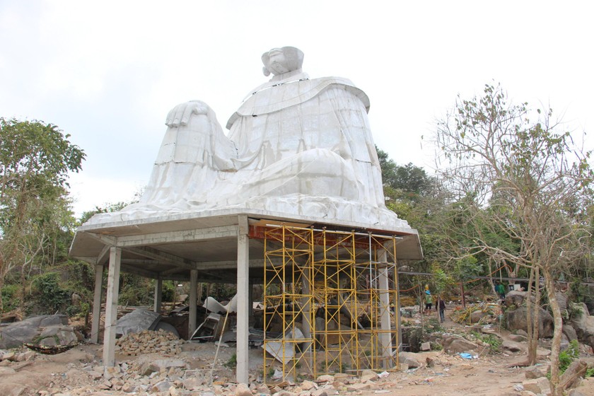 Hạng mục công trình tượng “Bà Chúa Xứ thứ 2” trên đỉnh núi Sam do công ty TNHH MGA Việt Nam xây dựng.
