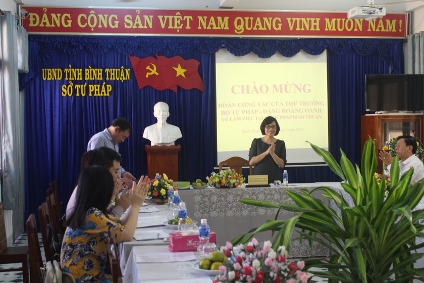 Thứ trưởng Đặng Hoàng Oanh làm việc tại Bình Thuận: Tư pháp cần quan tâm nâng cao hiệu quả thi hành pháp luật