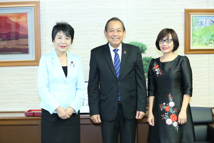 Thứ trưởng Đặng Hoàng Oanh tháp tùng Phó Thủ tướng Thường trực Chính phủ gặp và làm việc với Bộ trưởng Bộ Tư pháp Nhật Bản Yoko Kamikawa