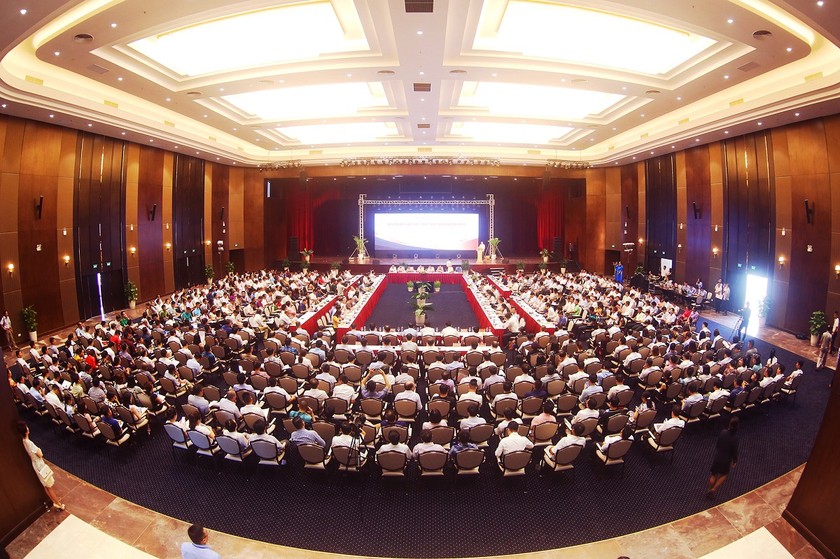 Hội nghị gặp gỡ tiếp xúc doanh nghiệp tỉnh Quảng Ninh 6 tháng đầu năm được tổ chức tại Trung tâm Hội nghị Quốc tế thuộc FLC Hạ Long. 