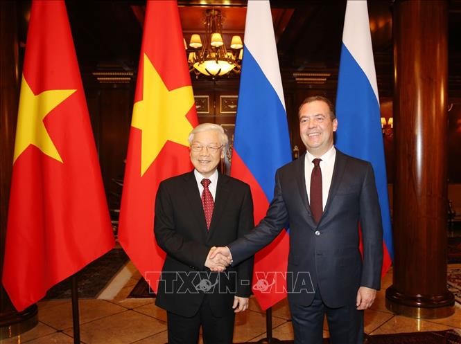 Tổng Bí thư Nguyễn Phú Trọng với Thủ tướng Liên bang Nga D. Medvedev tại Dinh Thủ tướng ở Moskva