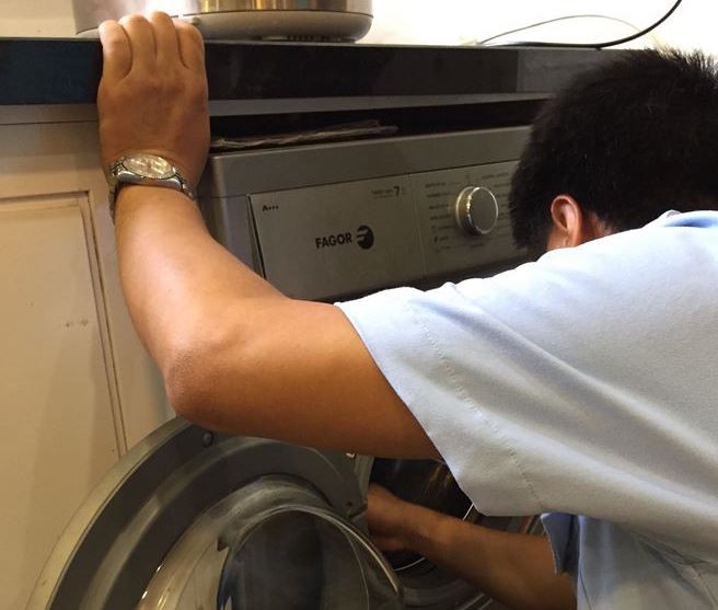 Máy giặt Fagor mới dùng 4 năm đã bị gãy trục