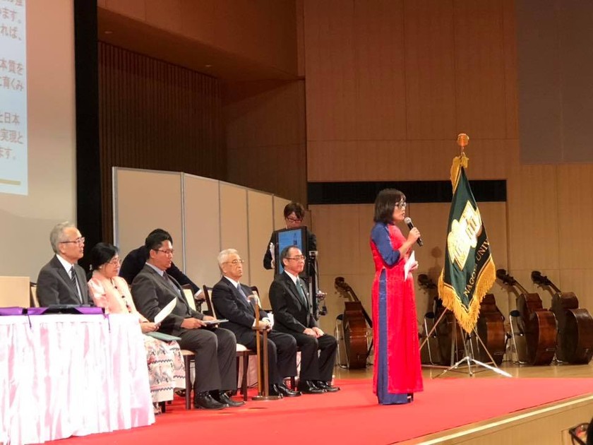 Thứ trưởng Bộ Tư pháp Đặng Hoàng Oanh được Đại học Nagoya trao Giải Cống hiến xây dựng và phát triển quan hệ hợp tác quốc tế