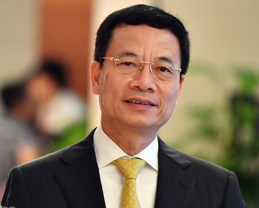 Chiều 23/10, Thủ tướng Nguyễn Xuân Phúc đã giới thiệu ông Nguyễn Mạnh Hùng để Quốc hội xem xét phê chuẩn bổ nhiệm chức vụ Bộ trưởng Bộ Thông tin Truyền thông.