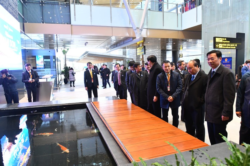 Thủ tướng thăm các hạng mục của Cảng hàng không quốc tế Vân Đồn