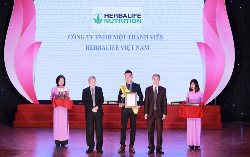 Herbalife liên tục nhận giải thưởng “Sản phẩm vàng vì sức khỏe cộng đồng” năm trong 3 năm 2017-2018-2019