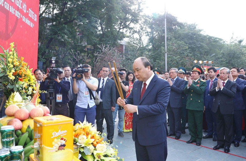 Thủ tướng Nguyễn Xuân Phúc dâng hương tại Lễ kỷ niệm