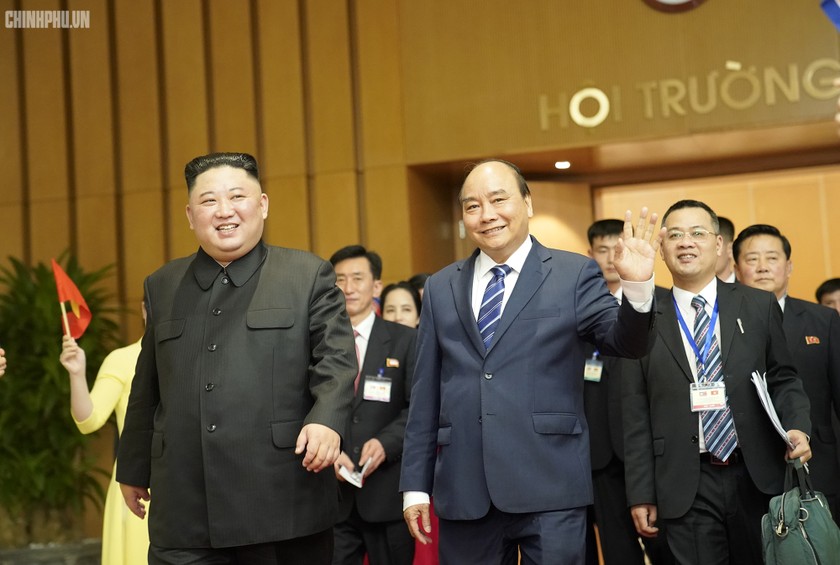 Chủ tịch Kim Jong-un hội kiến Thủ tướng Chính phủ Nguyễn Xuân Phúc 