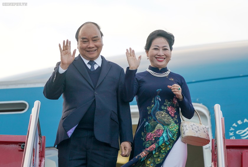 Thủ tướng Nguyễn Xuân Phúc cùng Phu nhân đến sân bay Gardermoen, Oslo, bắt đầu chuyến thăm chính thức Vương quốc Na Uy.