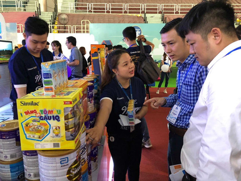 Kể từ năm 2017, Abbott đã trở thành nhà tài trợ của triển lãm sữa Việt Nam với nỗ lực nâng cao nhận thức về các vấn đề sức khỏe cũng như giới thiệu những sản phẩm đột phá giúp nâng cao sức khỏe và tuổi thọ của người Việt