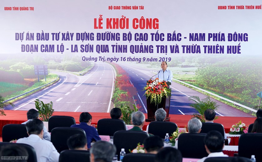 Thủ tướng phát lệnh khởi công dự án tuyến cao tốc Cam Lộ - La Sơn
