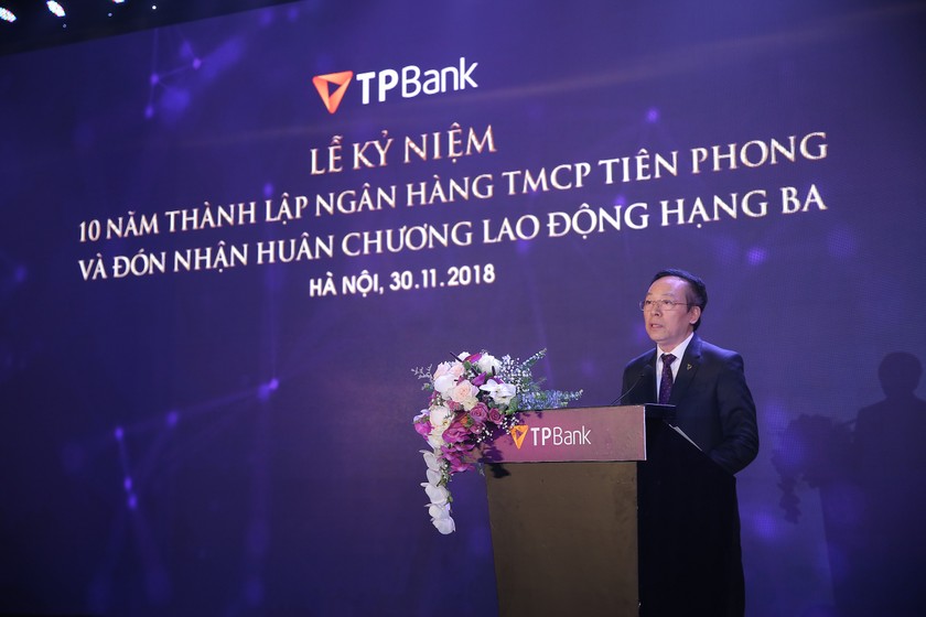 Ông Đỗ Minh Phú trong sự kiện Kỉ niệm 10 năm thành lập TPBank và đón nhận Huân chương lao động Hạng Ba