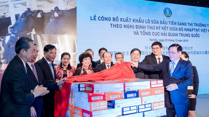 Lễ công bố xuất khẩu lô sản phẩm sữa đầu tiên của Việt Nam sang thị trường Trung Quốc