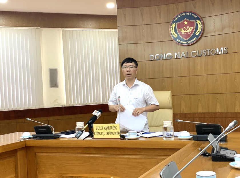 Phó Tổng cục trưởng  Hải quan Lưu Mạnh Tưởng phát biểu tại buổi đối thoại