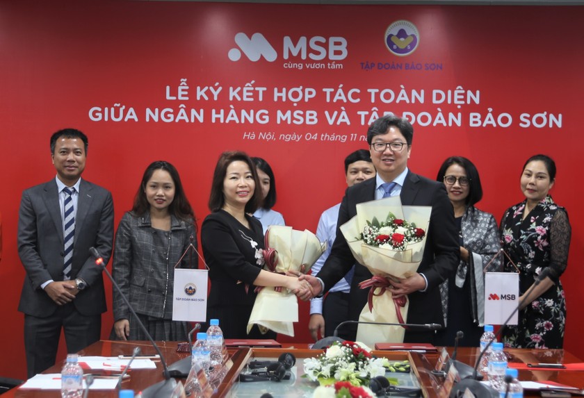 Tổng giám đốc Tập đoàn Bảo Sơn – Bà Nguyễn Thị Thu Hà và Tổng Giám đốc MSB – Ông Nguyễn Hoàng Linh bắt tay tại Lễ ký kết hợp tác.