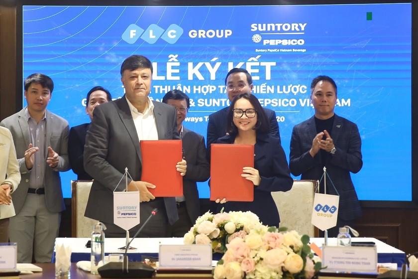 Lễ ký kết thỏa thuận hợp tác chiến lược giữa Tập đoàn FLC và Suntory PepsiCo Vietnam.
