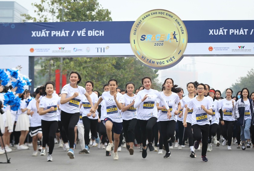 Đầy cảm xúc với mùa đầu tiên S-Race – Giải chạy cho học sinh, sinh viên “Vì tầm vóc Việt”