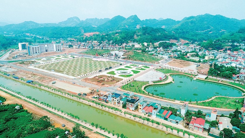 Quảng trường Tây Bắc rộng 20ha cách dự án TNR Grand Palace Sơn La chưa đầy 300m.