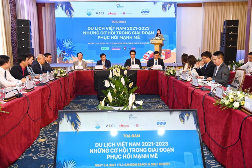 Toạ đàm “Du lịch Việt Nam 2021 - 2023: Những cơ hội trong giai đoạn phục hồi mạnh mẽ” diễn ra tại FLC Sầm Sơn chiều 3/4