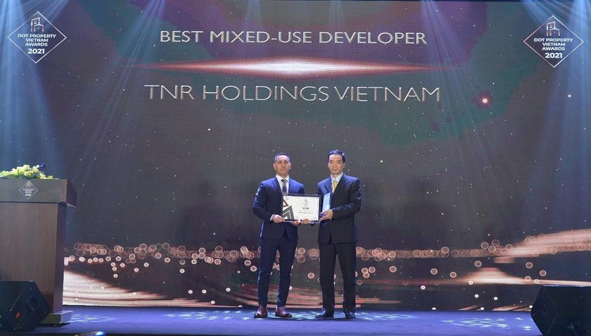 TNR nhận giải tại Lễ công bố và trao giải diễn ra ngày 5/11/2021 tại Hà Nội. 