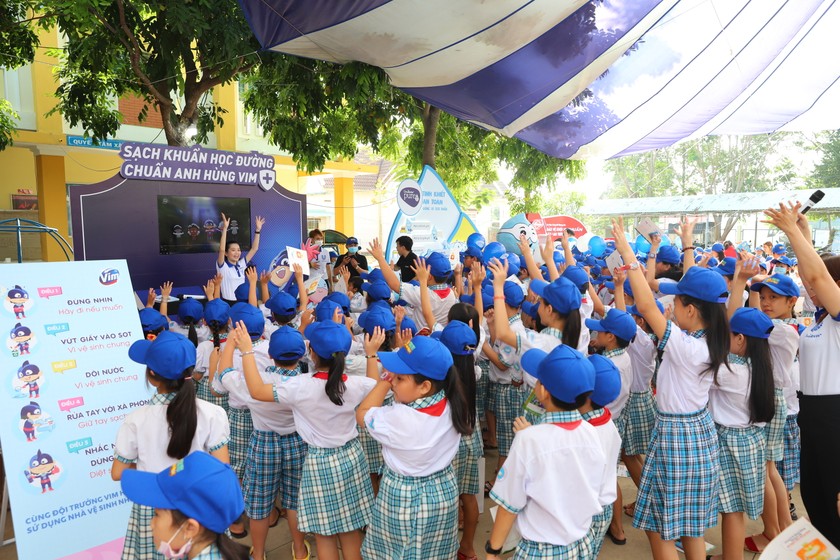 Unilever Việt Nam và nhãn hàng Vim triển khai chiến dịch truyền thông nâng cao nhận thức cộng đồng và kêu gọi chung tay giải quyết vấn đề nhà vệ sinh tại các trường học Việt Nam.