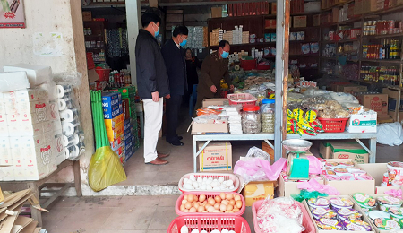 Điểm bán hàng nhu yếu phẩm bình ổn giá tại huyện miền núi Bình Liêu.