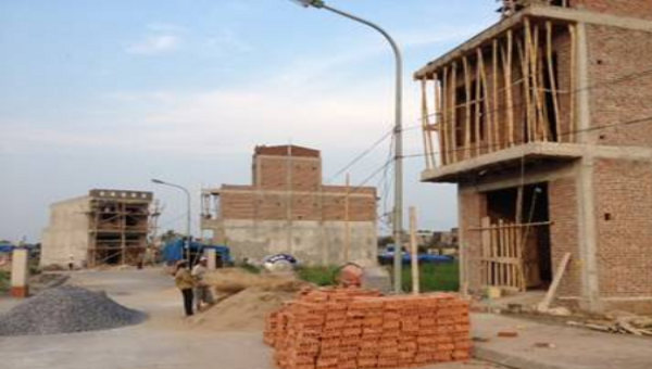 Khu đô thị mới Mỹ Trung TP Nam Định đang triển khai nhiều công trình xây dựng.